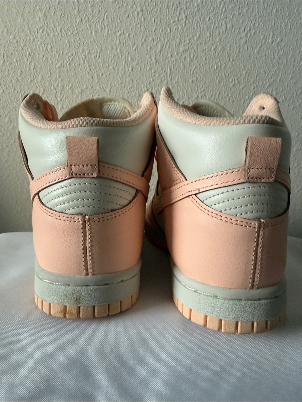 Nike Dunk High ‘Crimson Tint’ Unfading Sneaker - Picture 4 of 6